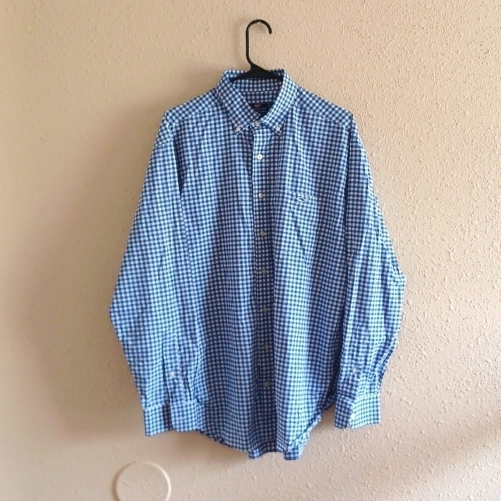 VINEYARD Vines Shirt.